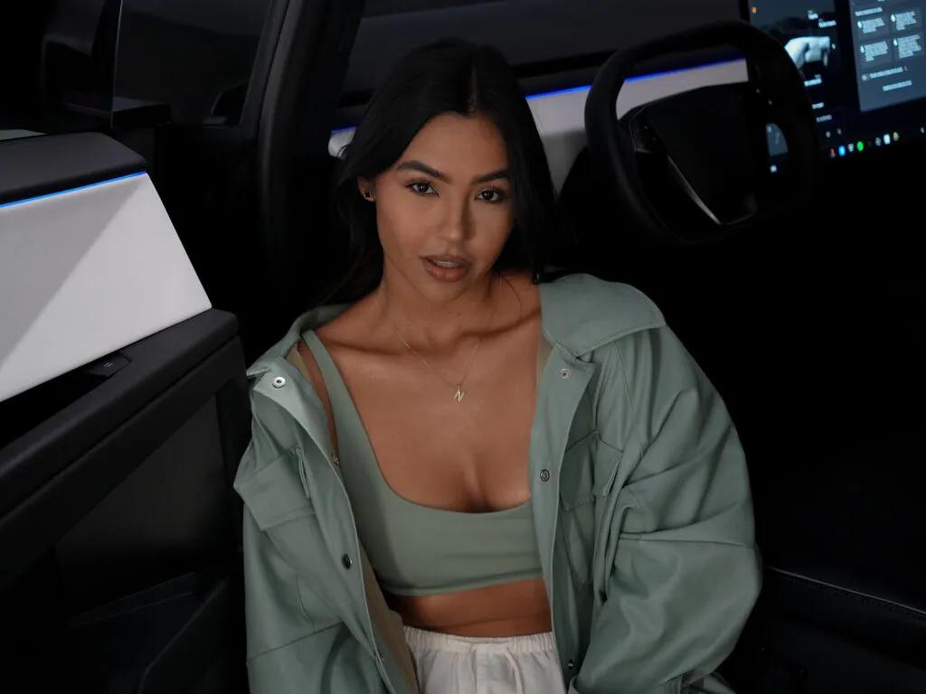 IsabellaMatters on LiveJasmin