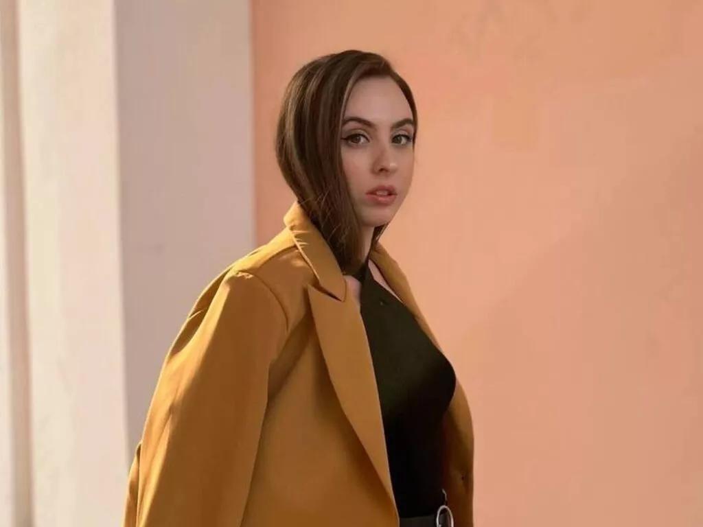 KiaraFlowers on LiveJasmin