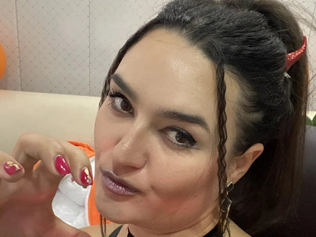 LinaCrave on LiveJasmin