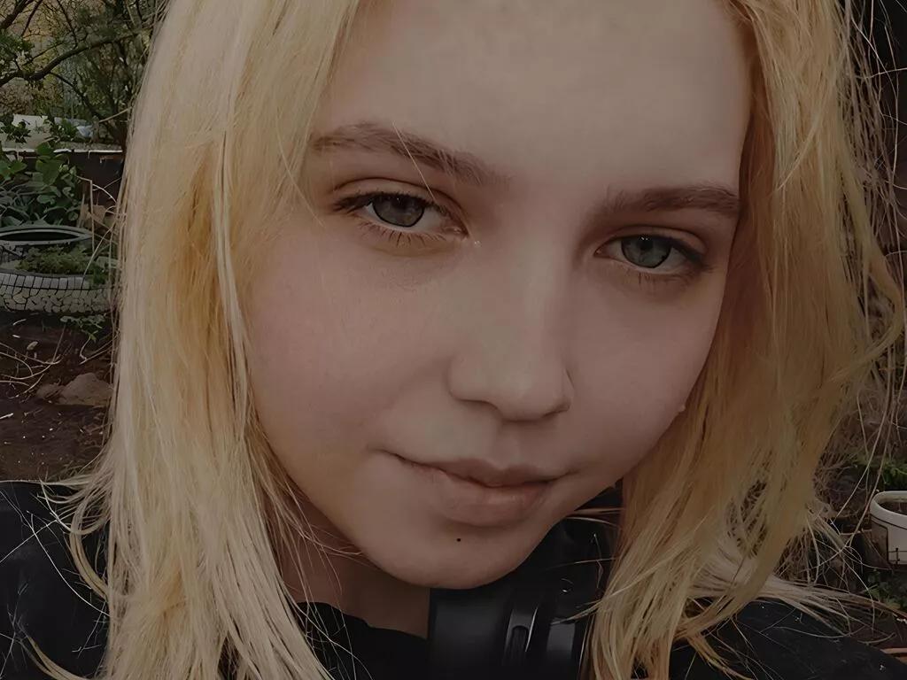 NoreenHence on LiveJasmin 