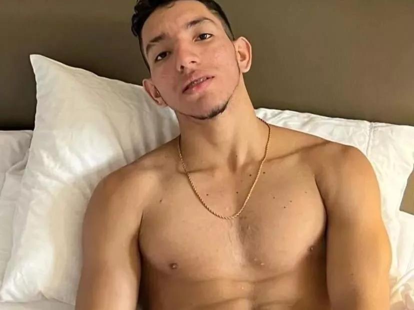 AdamMax on Streamate 