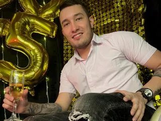 Offline AironBlade on Streamate