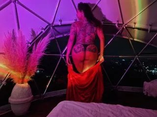 Offline Exotic_emma69 on Streamate