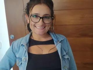 Gia25 on Streamate 