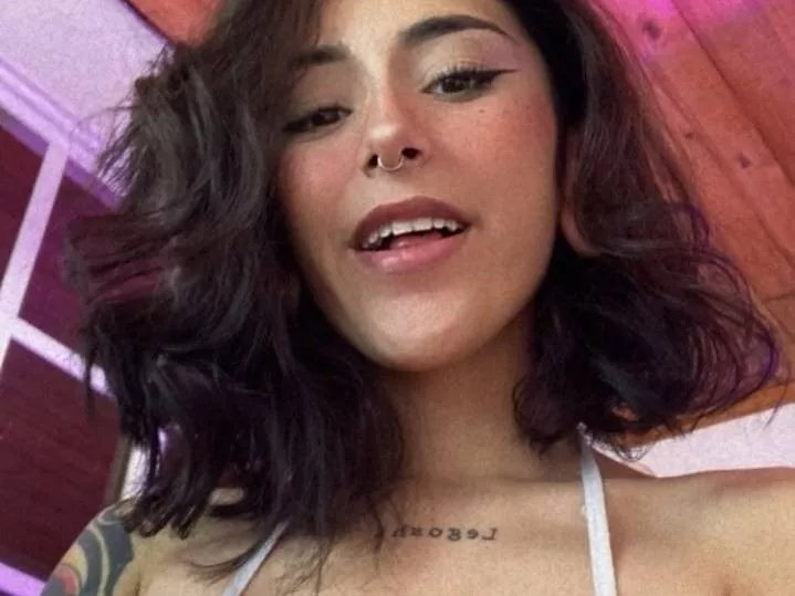 Offline Halistone18 on Streamate