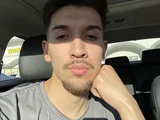 Offline JohnnySilver on Streamate