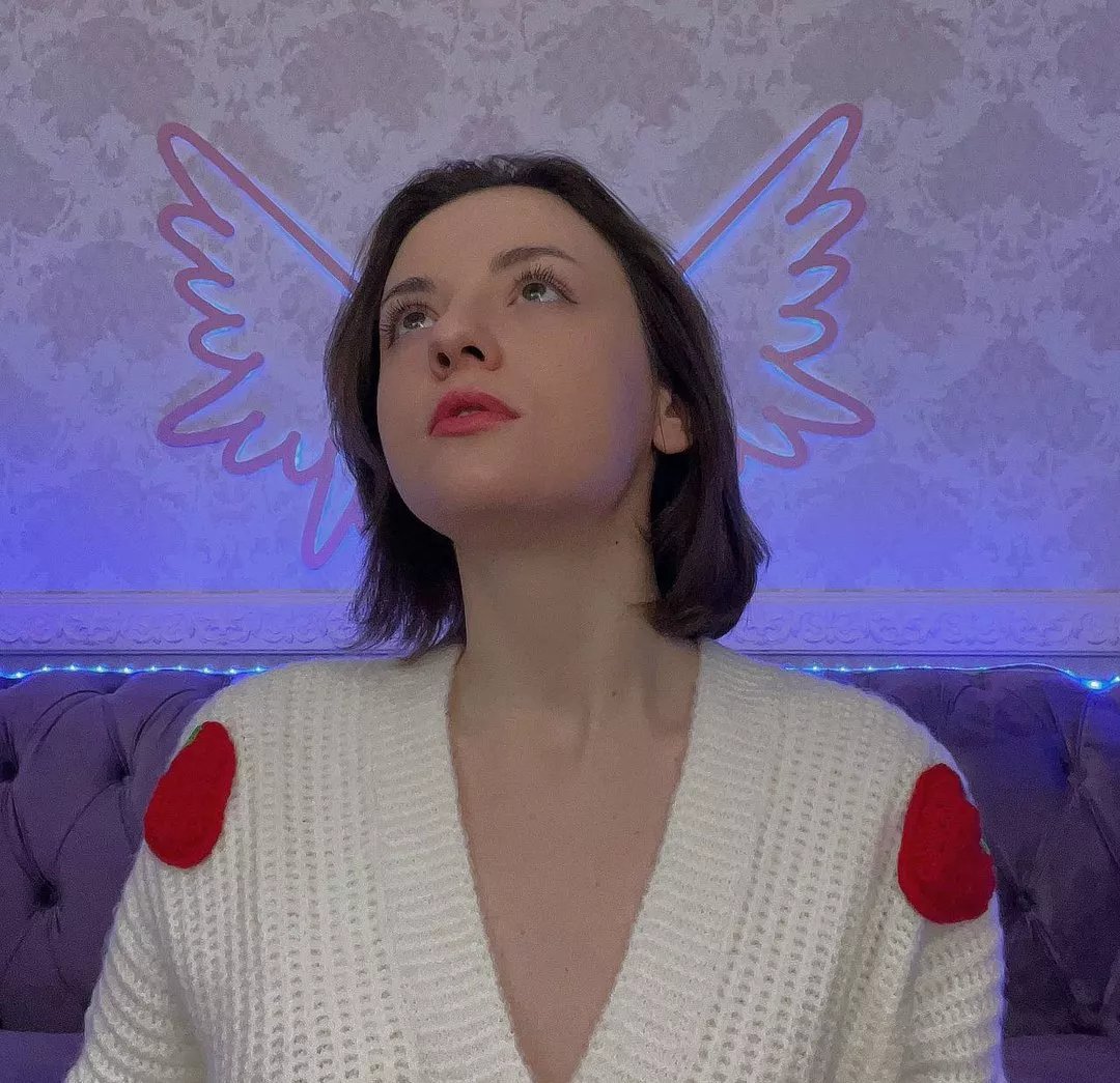 Offline KiraFoxik on Streamate