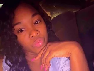 Offline KiwiiBabii on Streamate