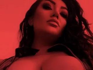 MiaBlackXO on Streamate 