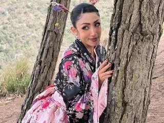 Offline PaolaLeal on Streamate