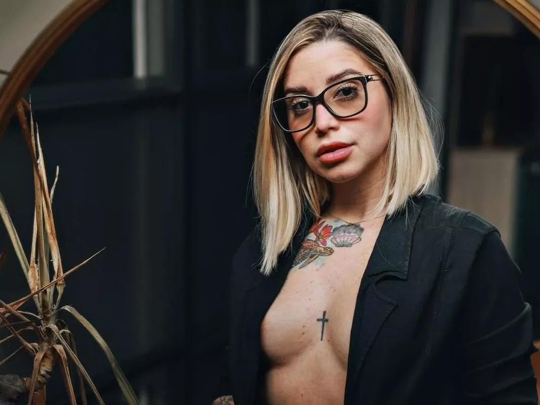SabrinaCris on Streamate 