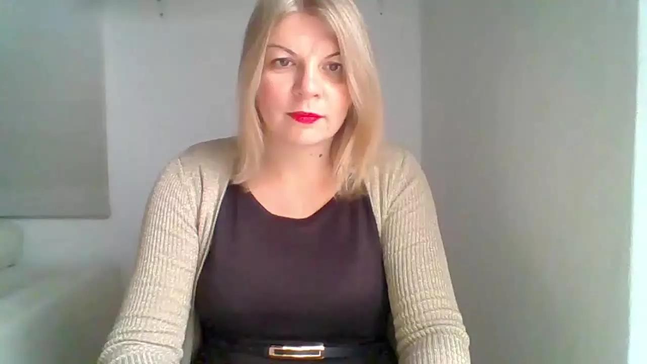 AdriannaHoney on Streamray 