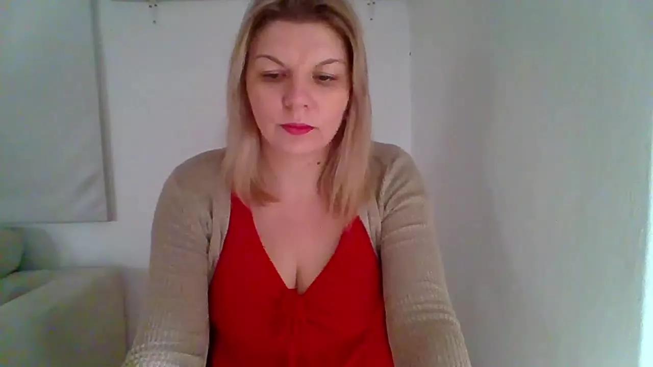 AdriannaHoney on Streamray 