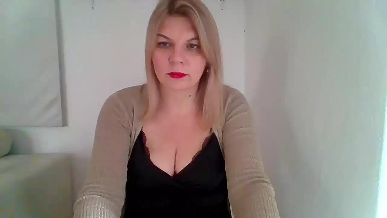 AdriannaHoney on Streamray 