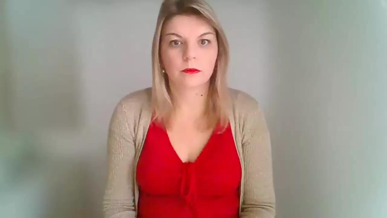 AdriannaHoney on Streamray 