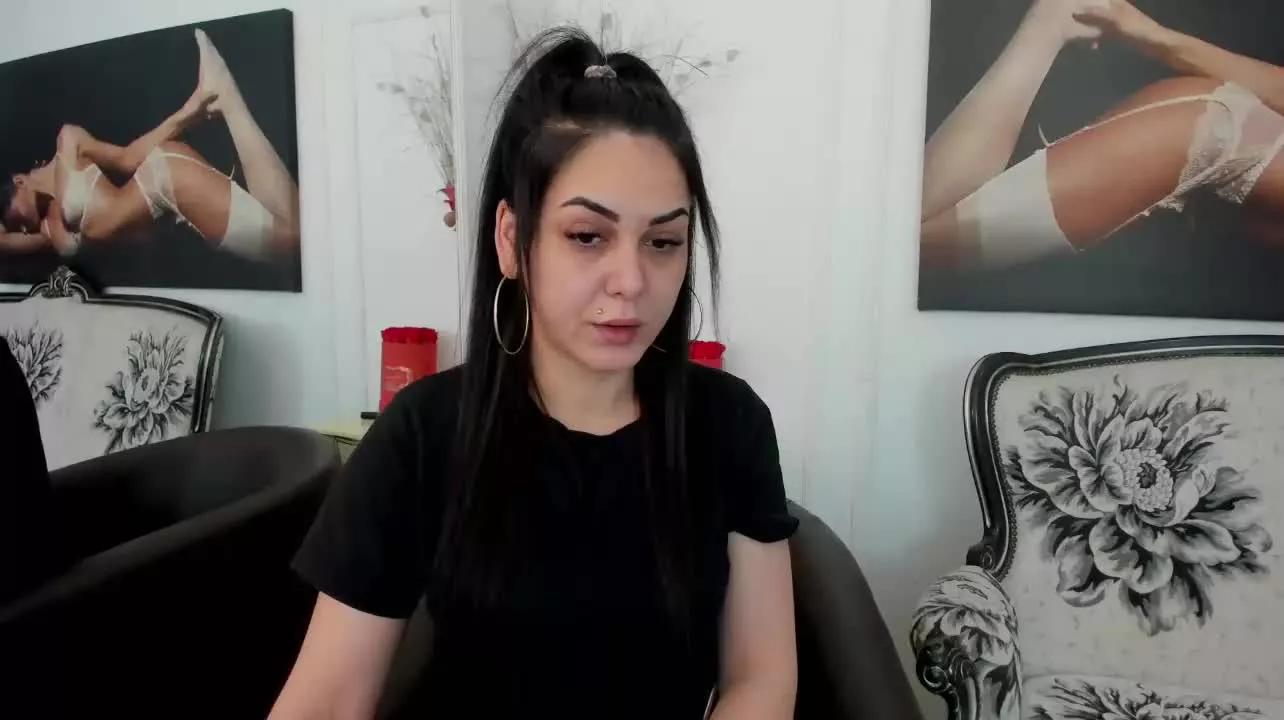Aliciaraynee on Streamray 