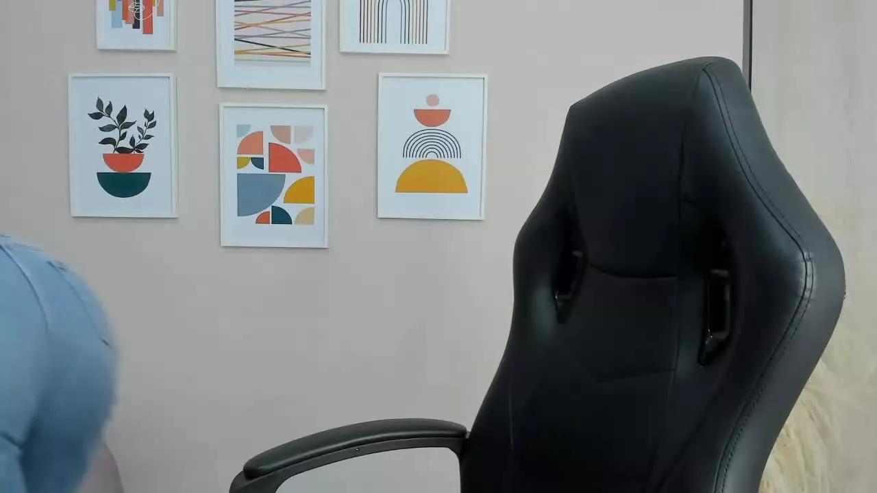 Amelia_Hills on Streamray 