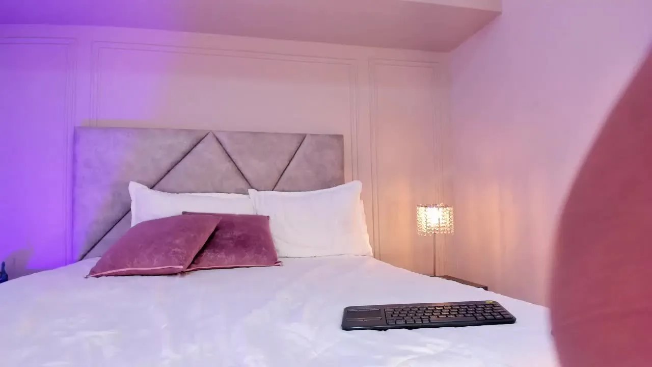 Offline AmgelySantoss on Streamray