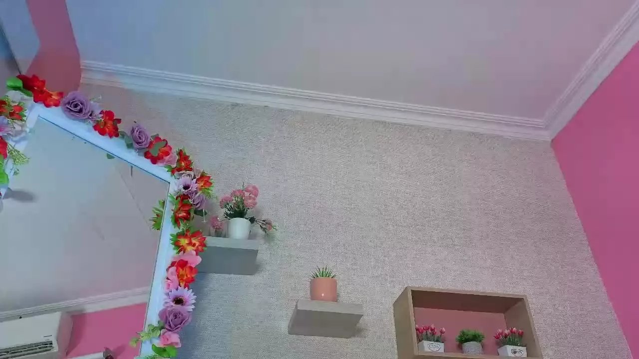 Offline AniaHarris on Streamray