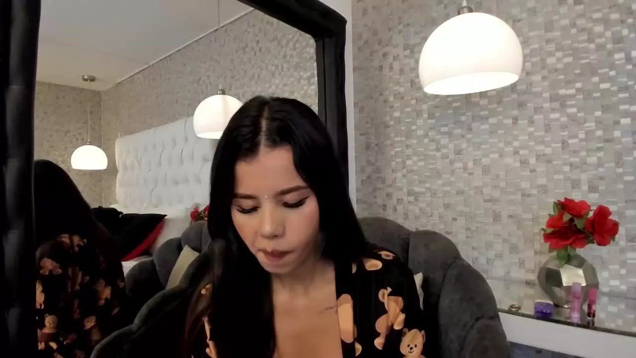 Offline ArianaCollihs on Streamray