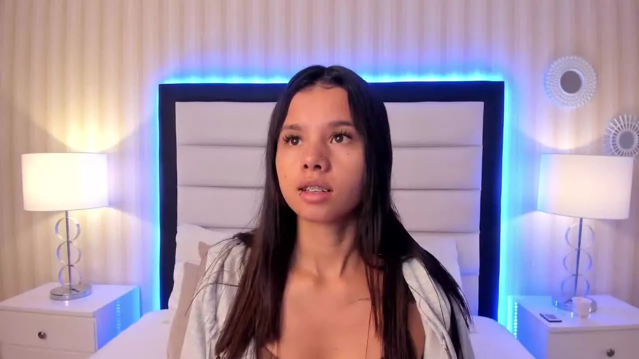 Offline ArianaCollihs on Streamray