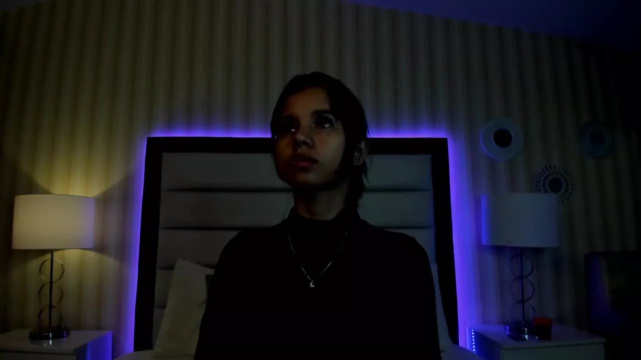 Offline ArianaCollihs on Streamray