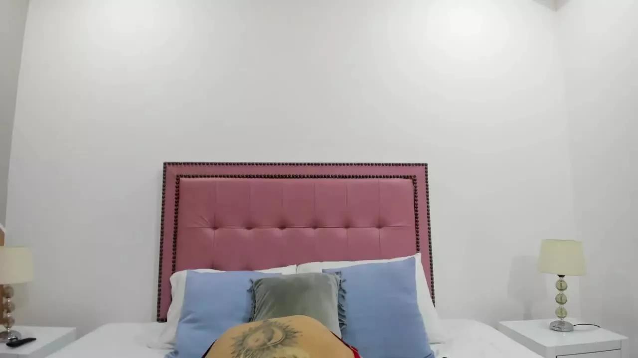 CarolinaGlamour on Streamray 