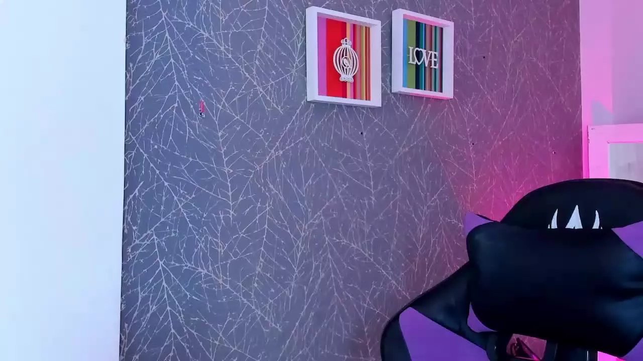 Offline CarolineGarcia on Streamray