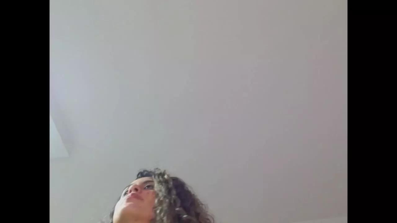 CarolineJSmith on Streamray 