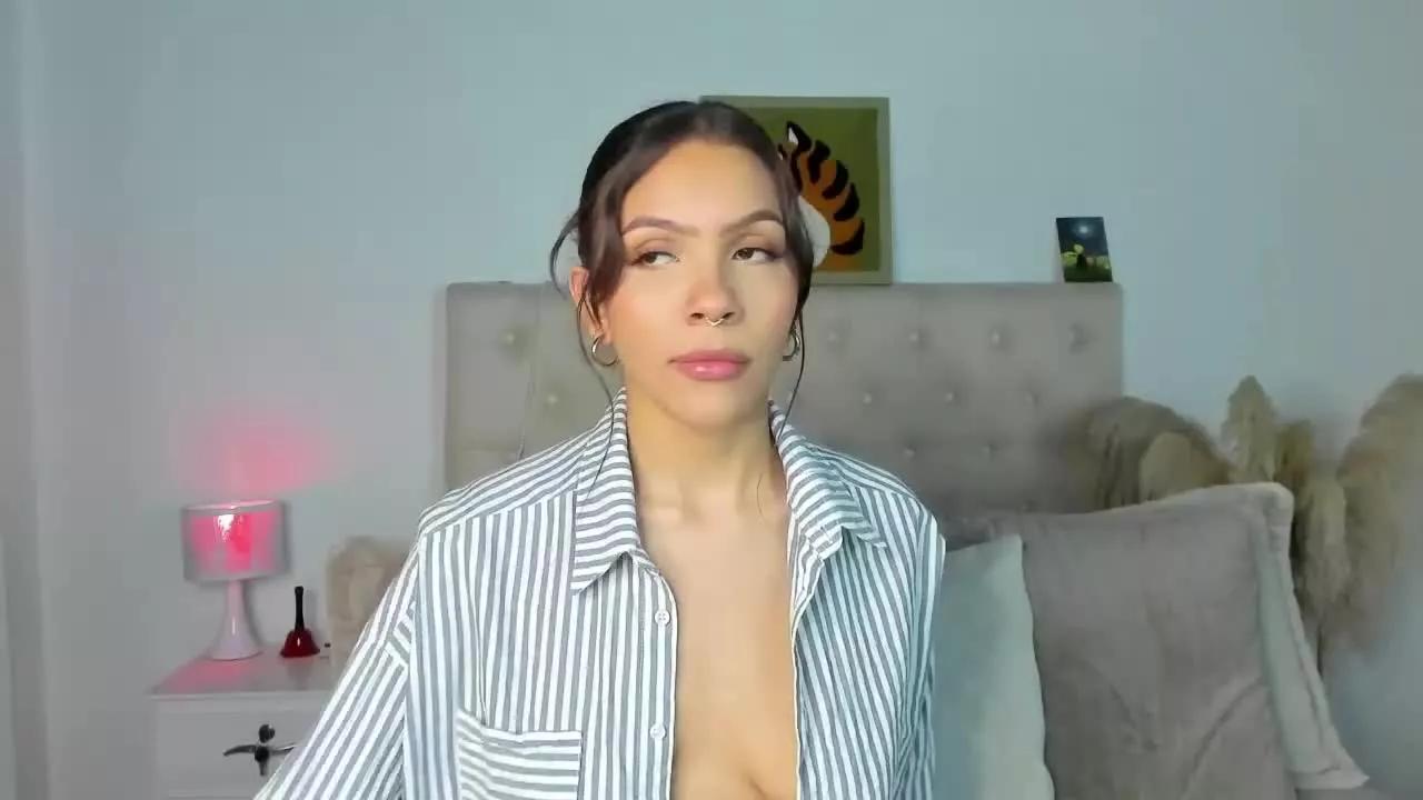 Catrina_West on Streamray 