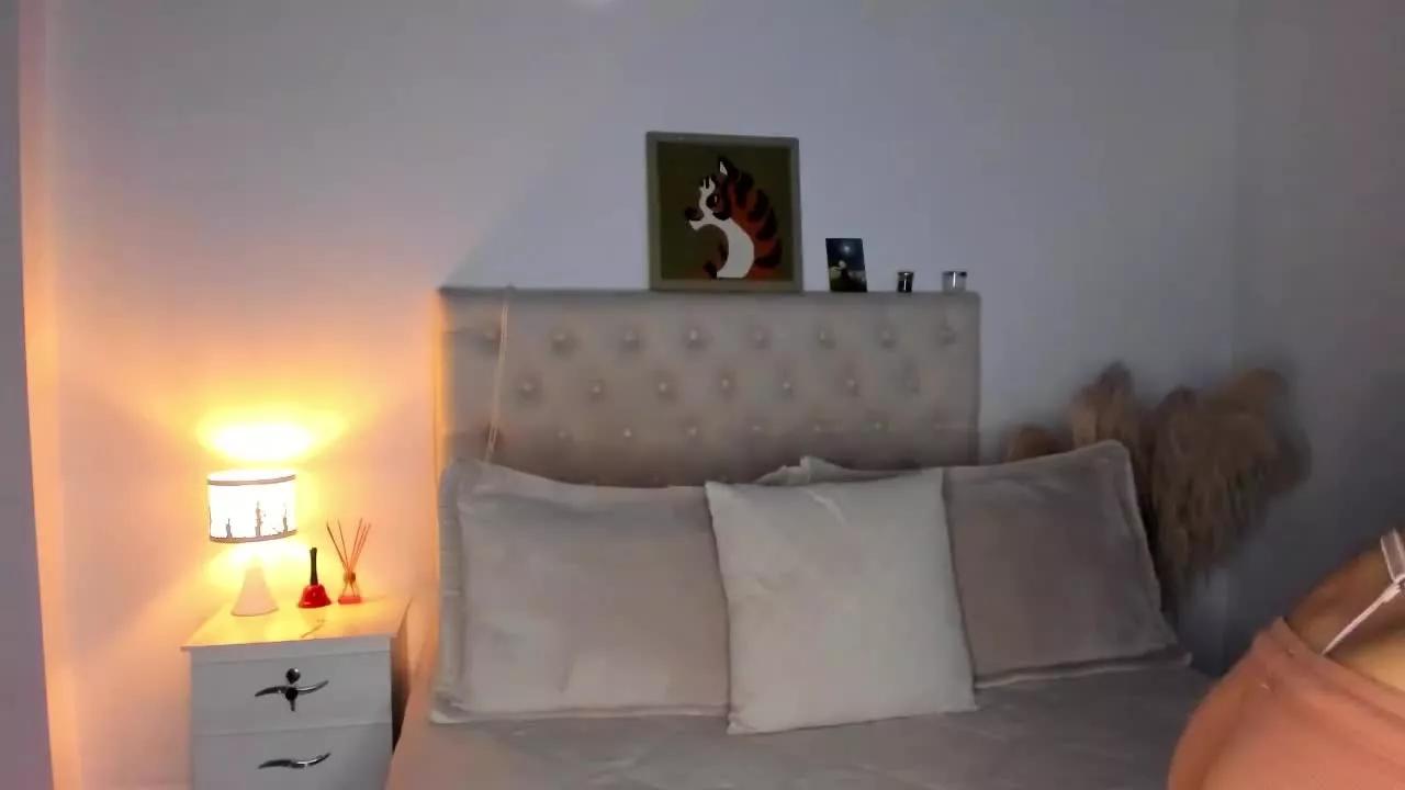 Catrina_West on Streamray 