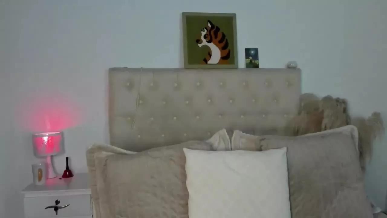 Catrina_West on Streamray 