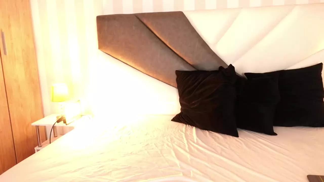 CharlotteLance on Streamray 