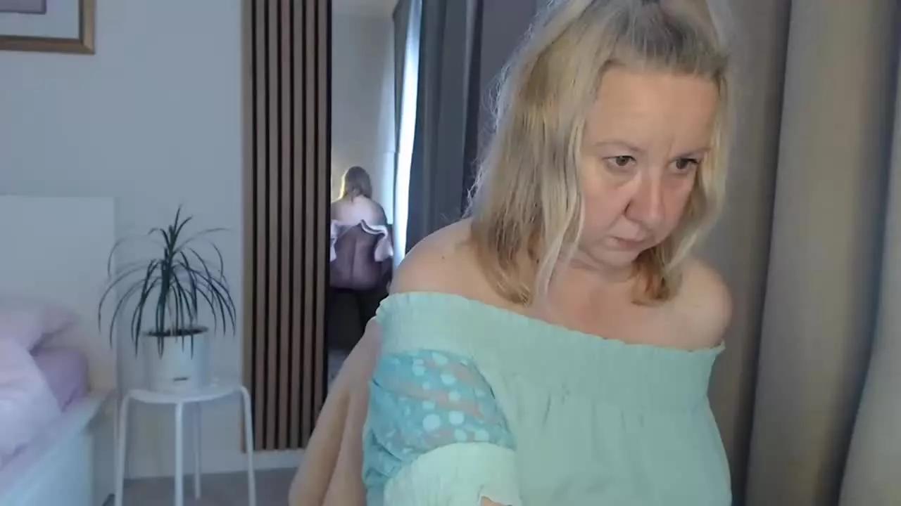 Christine36 on Streamray 