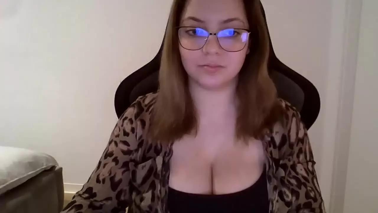 CynthiaDolly on Streamray 