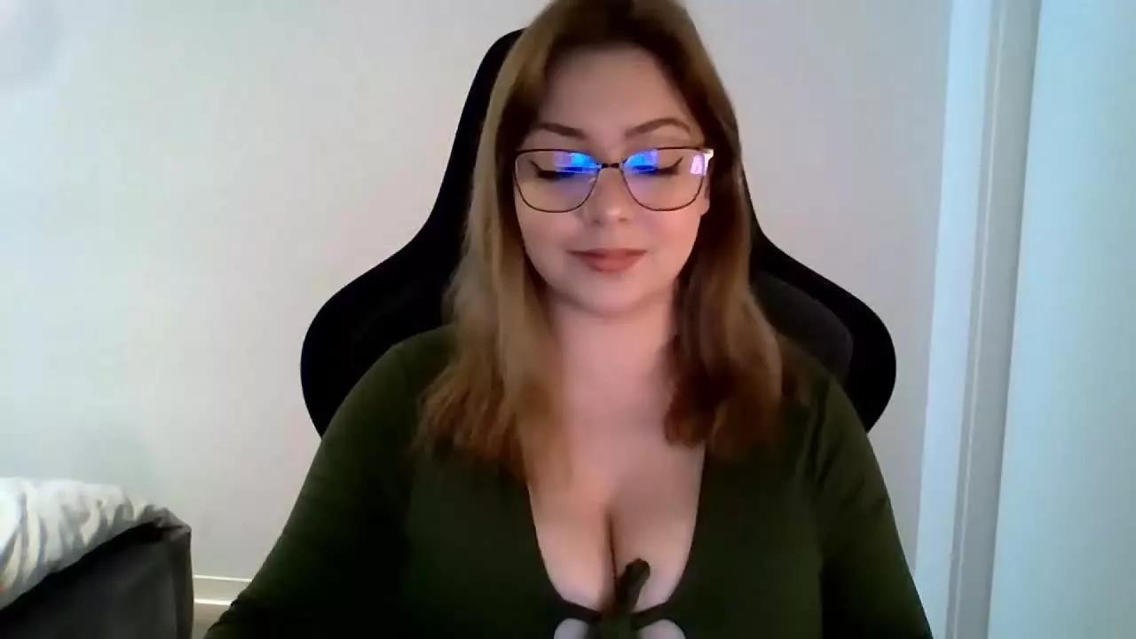 CynthiaDolly on Streamray 