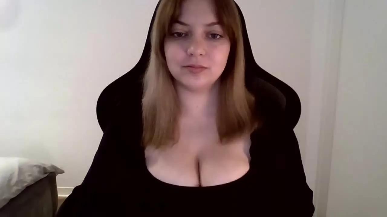 CynthiaDolly on Streamray 
