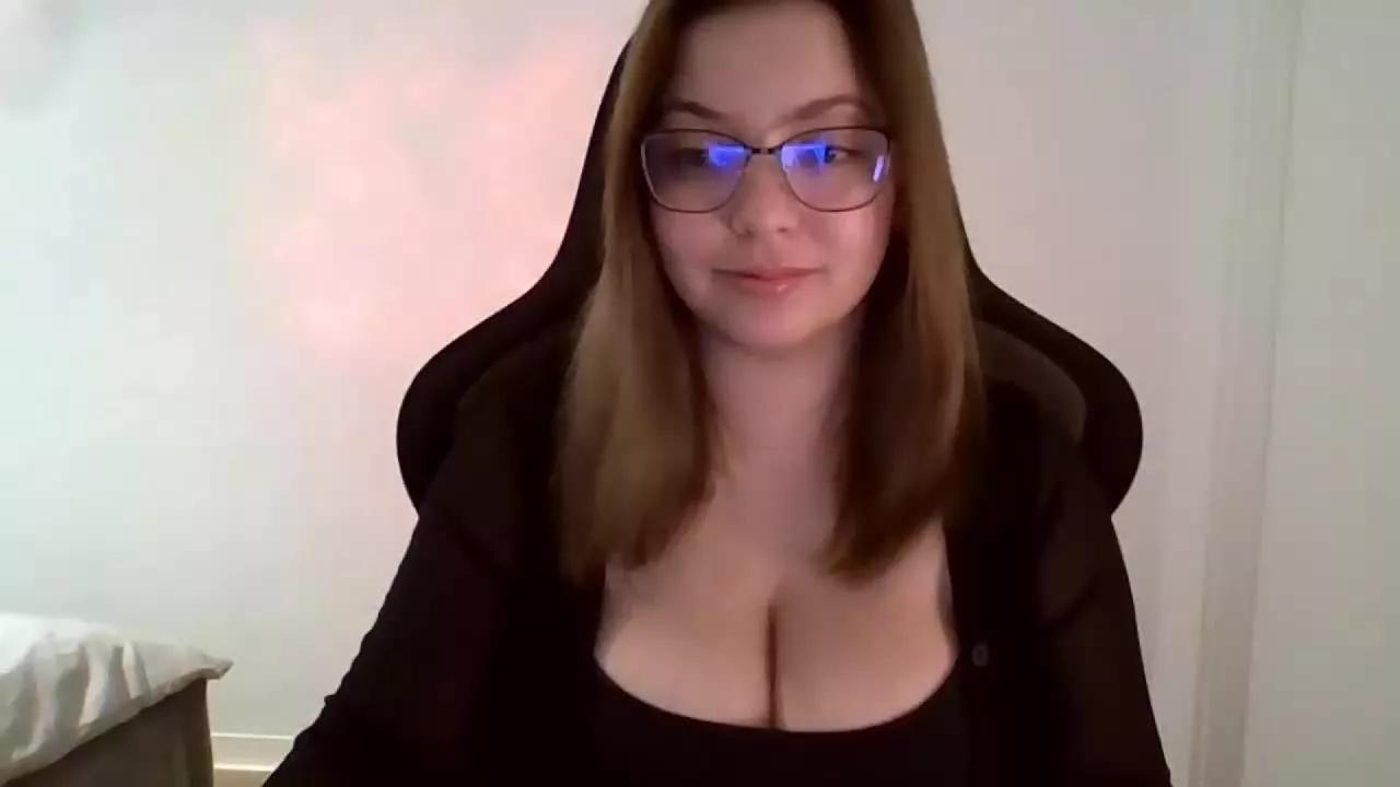 CynthiaDolly on Streamray 