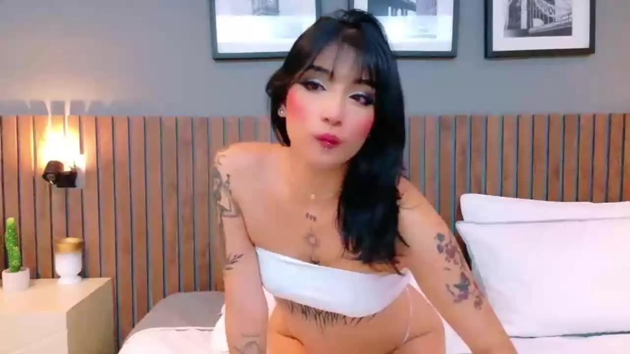 Emilie_Hayes on Streamray 