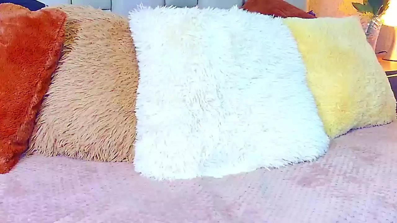 Offline Emily_Biz on Streamray