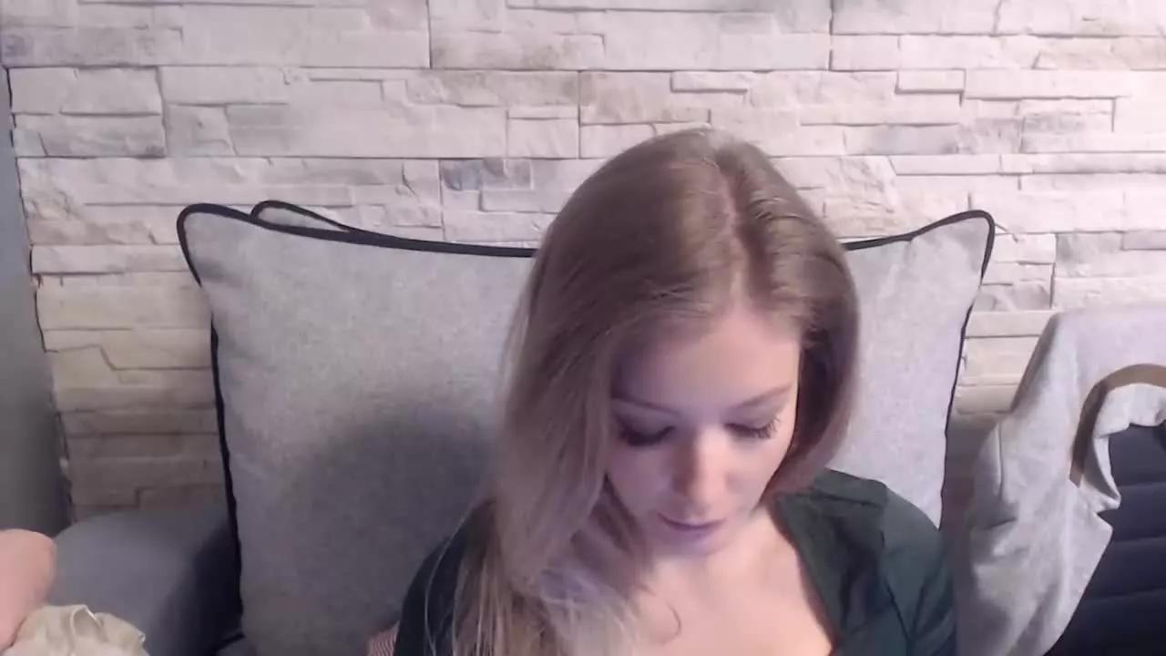 extasyOlivia on Streamray 