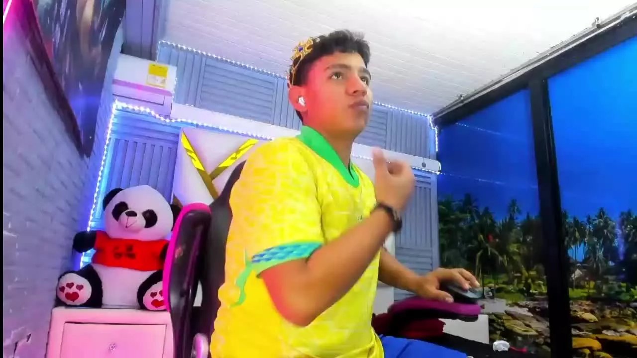 Offline FuckRichi20 on Streamray