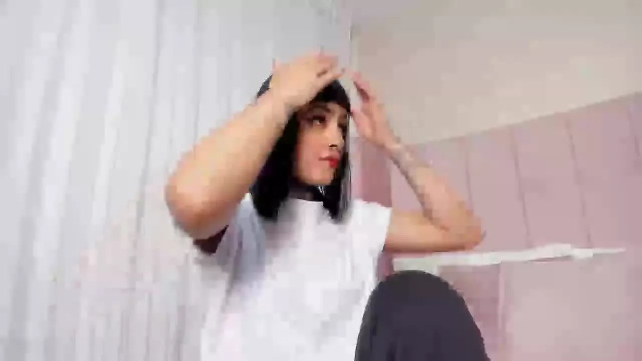 Offline HarietWhite on Streamray