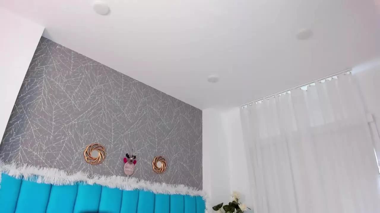 HilaryRhodes on Streamray 