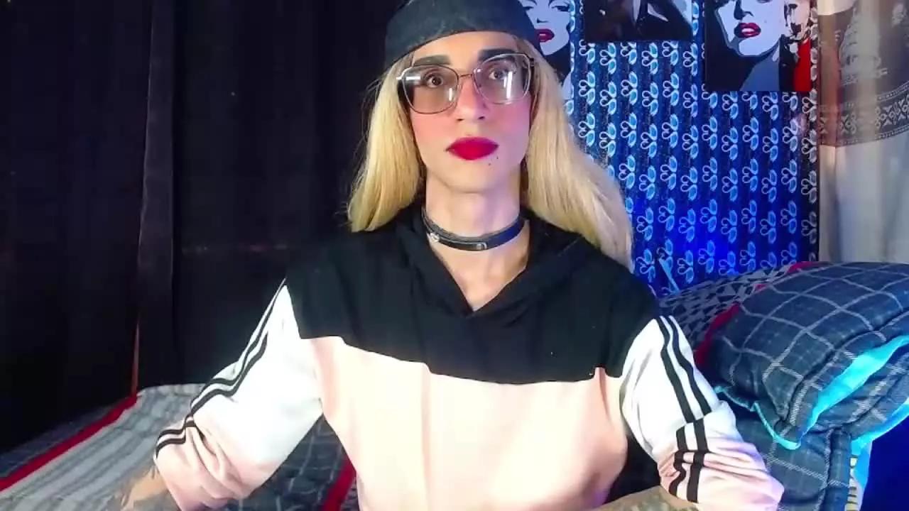 KrissxLoveTS on Streamray 