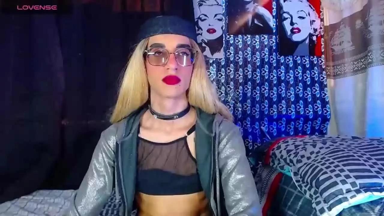 KrissxLoveTS on Streamray 