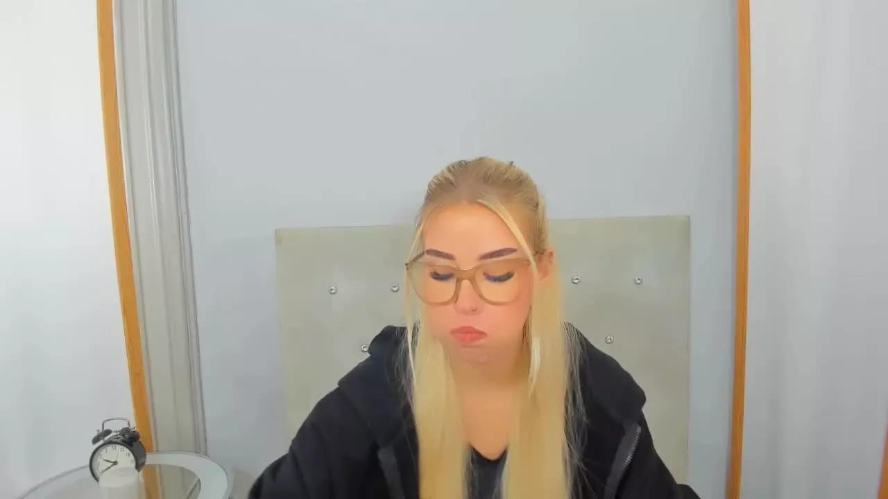 KristyMiss on Streamray 