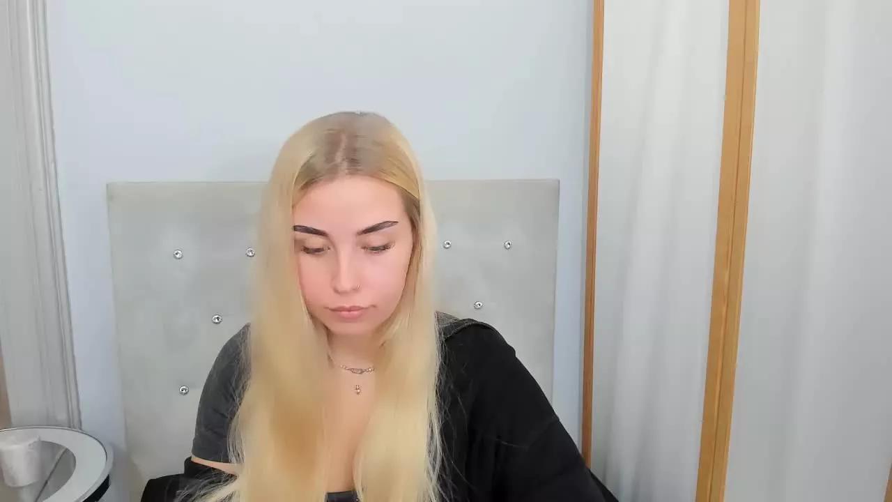 KristyMiss on Streamray 