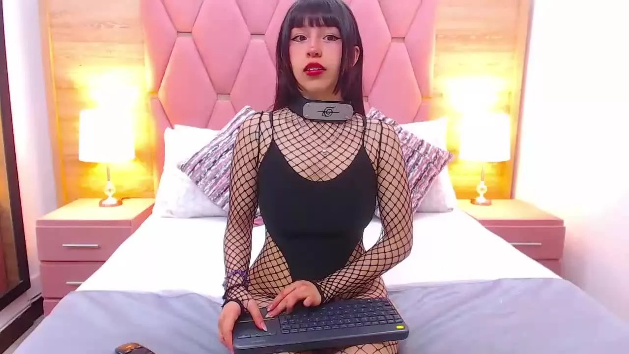 Offline LuanaLee on Streamray