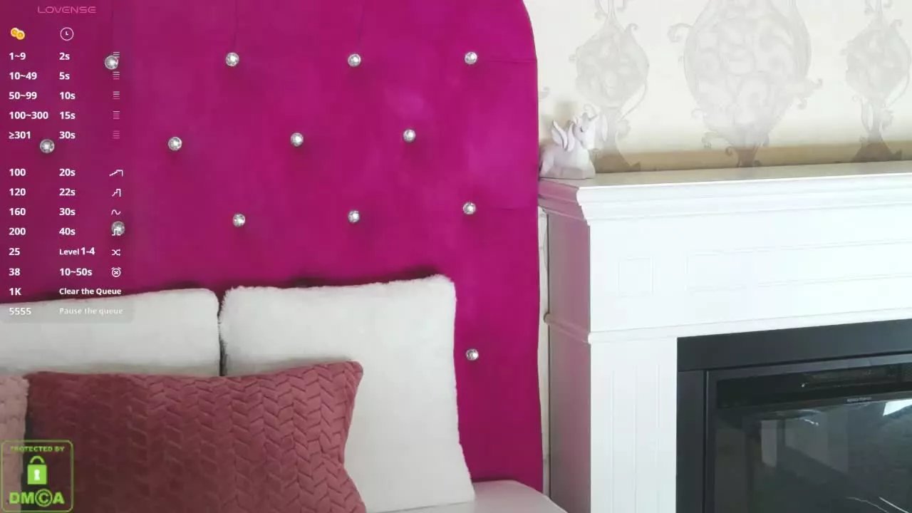 Offline MaddySpearss on Streamray